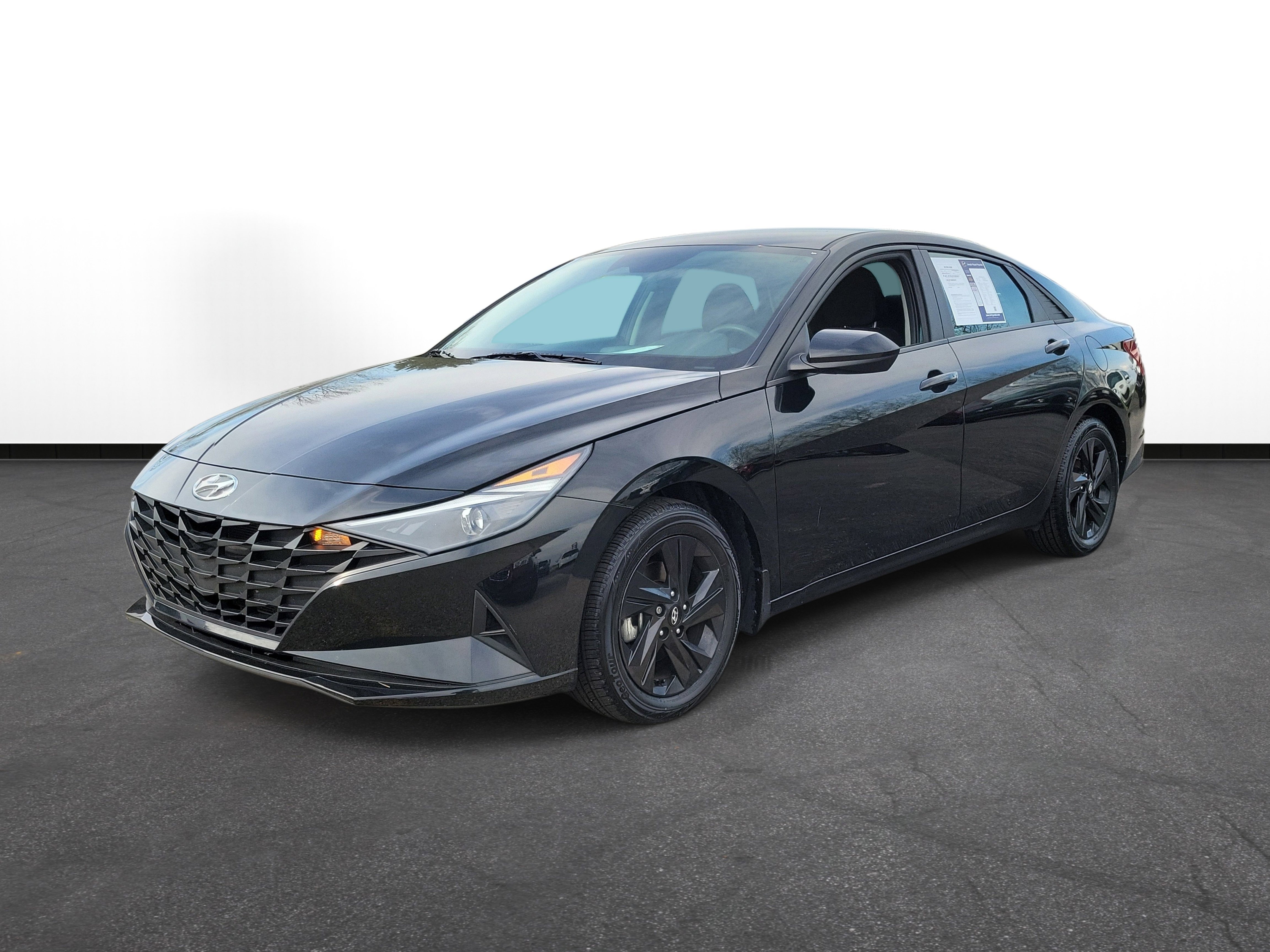 Used 2023 Hyundai Elantra SEL FWD image 2