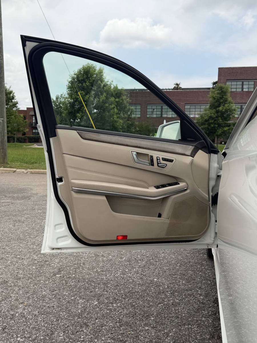 Used 2014 Mercedes-Benz E 350 4MATIC Wagon image 16
