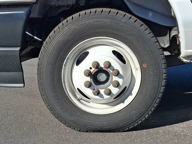 Used 2024 Ford E-450 and Econoline 450 Super Duty w/ Driver's Safety Package RWD image 8