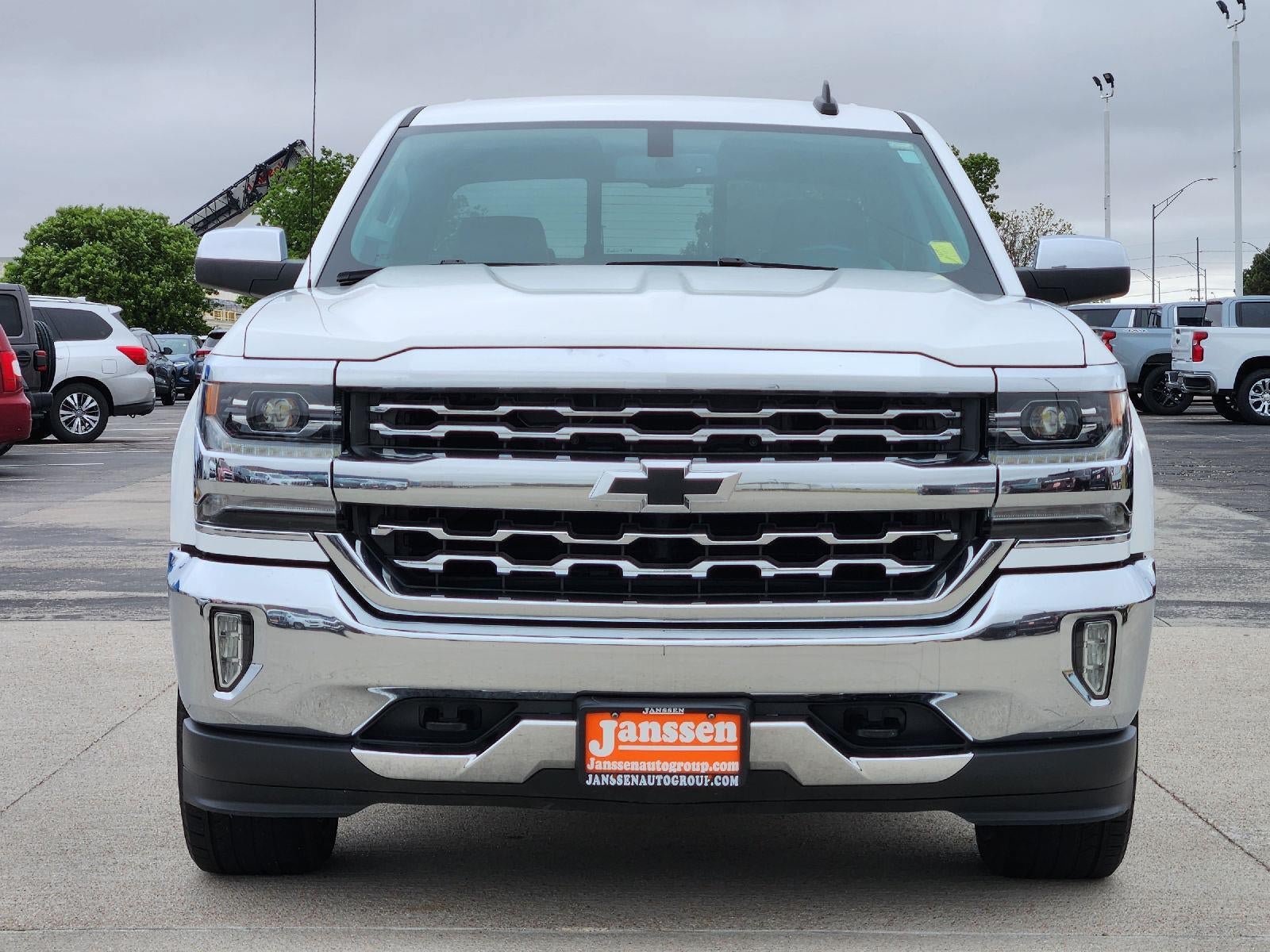 Used 2017 Chevrolet Silverado 1500 LTZ AWD/4WD image 3