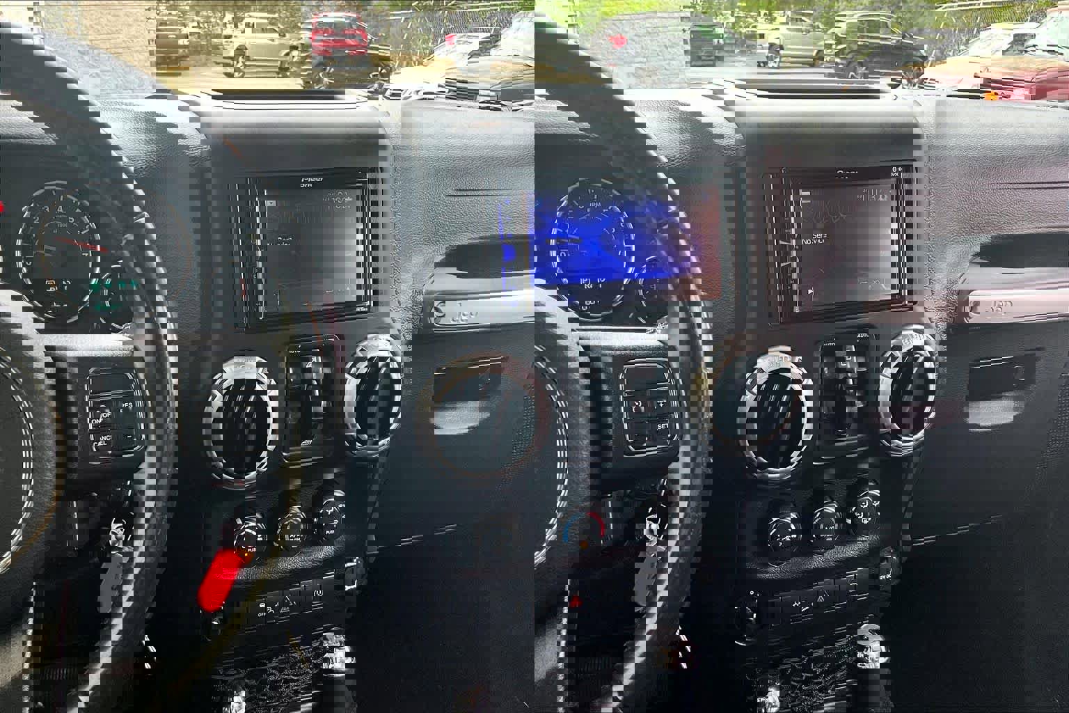 Used 2017 Jeep Wrangler Unlimited Sahara image 7