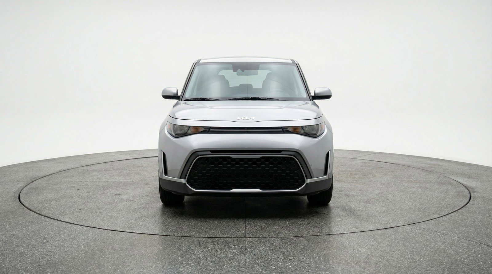 Used 2025 Kia Soul LX w/ LX Technology Package FWD image 2