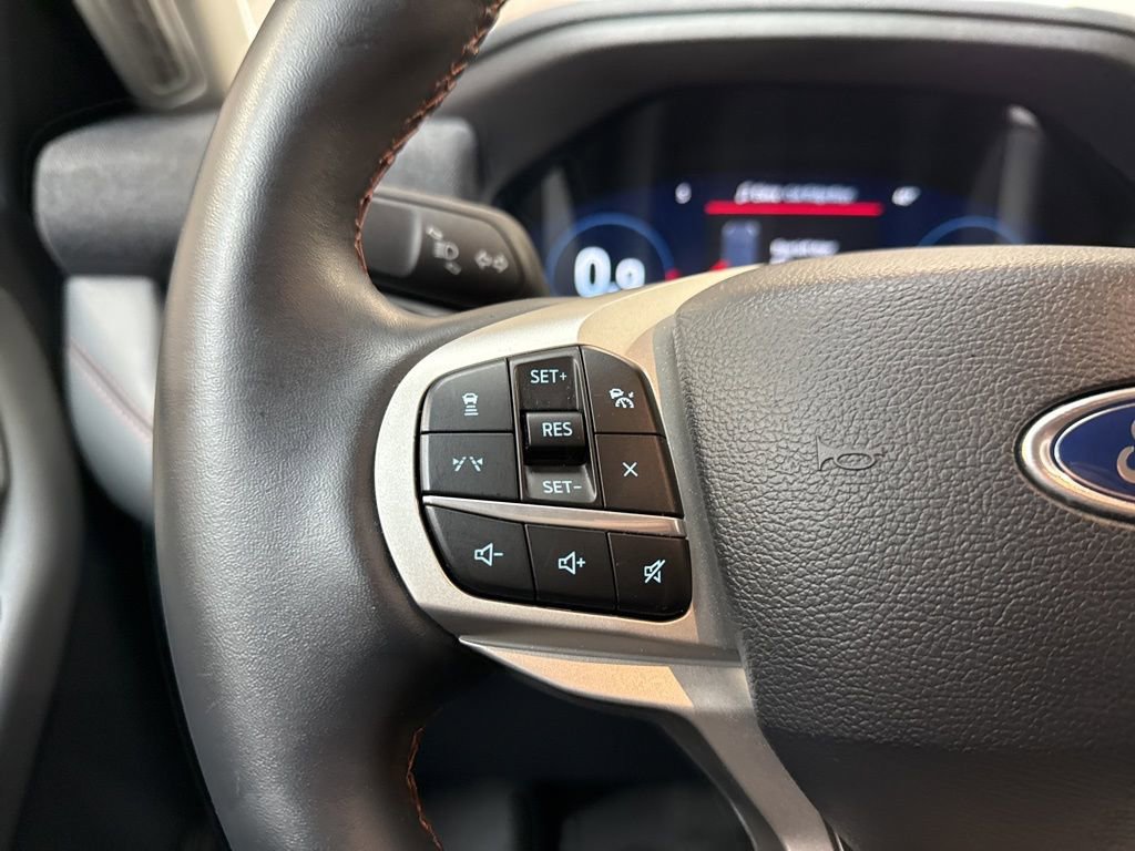 Used 2025 Ford Explorer Active image 17