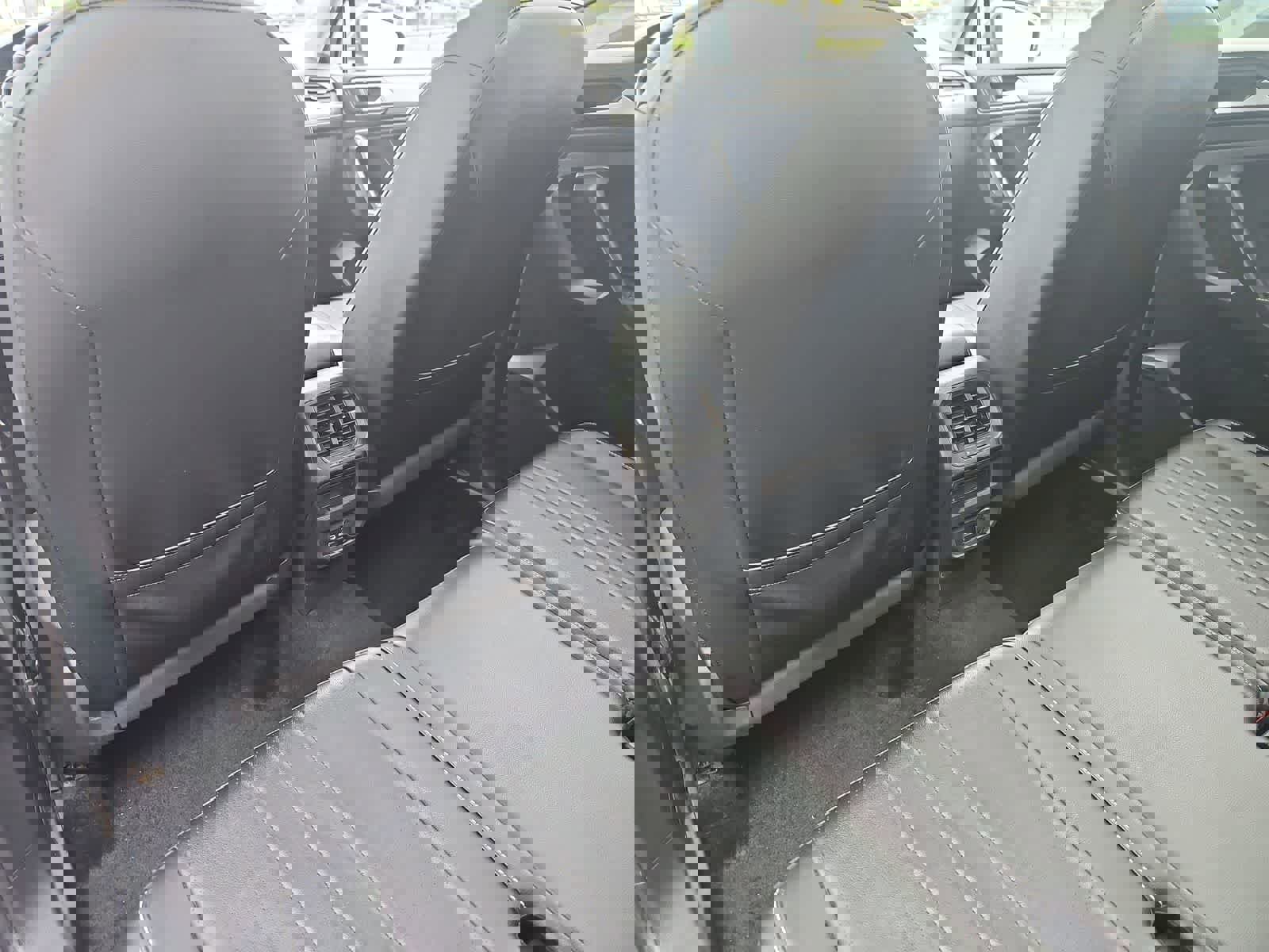 Certified 2022 Volkswagen Tiguan SE image 17