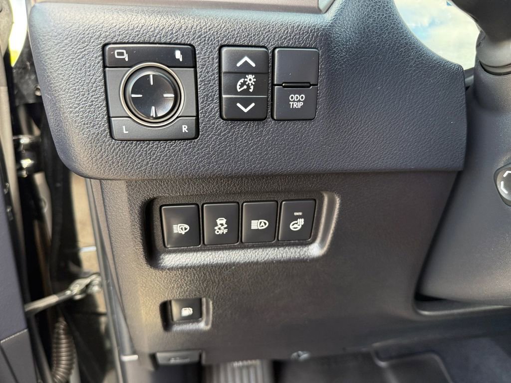 Used 2023 Lexus GX 460 Premium w/ Premium Package image 27