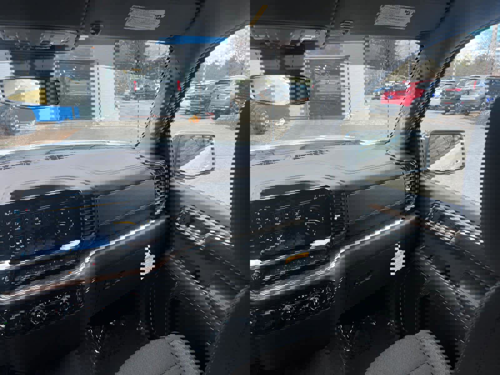 Certified 2025 Chevrolet Silverado 1500 LT image 36