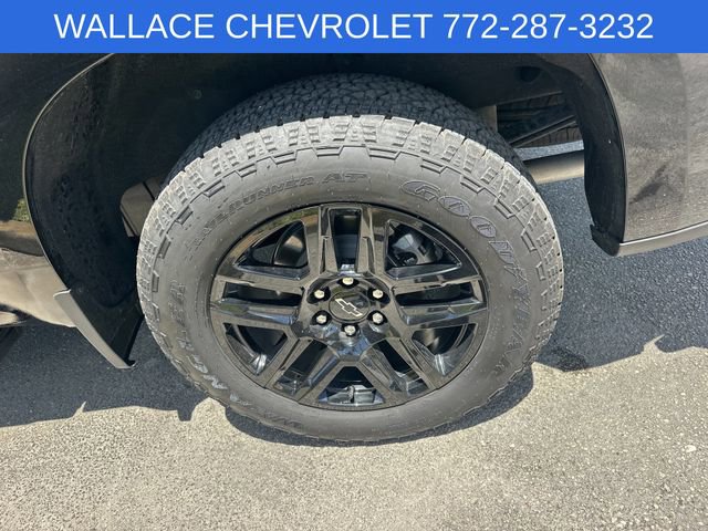Certified 2025 Chevrolet Silverado 1500 High Country w/ Midnight Edition AWD/4WD image 9