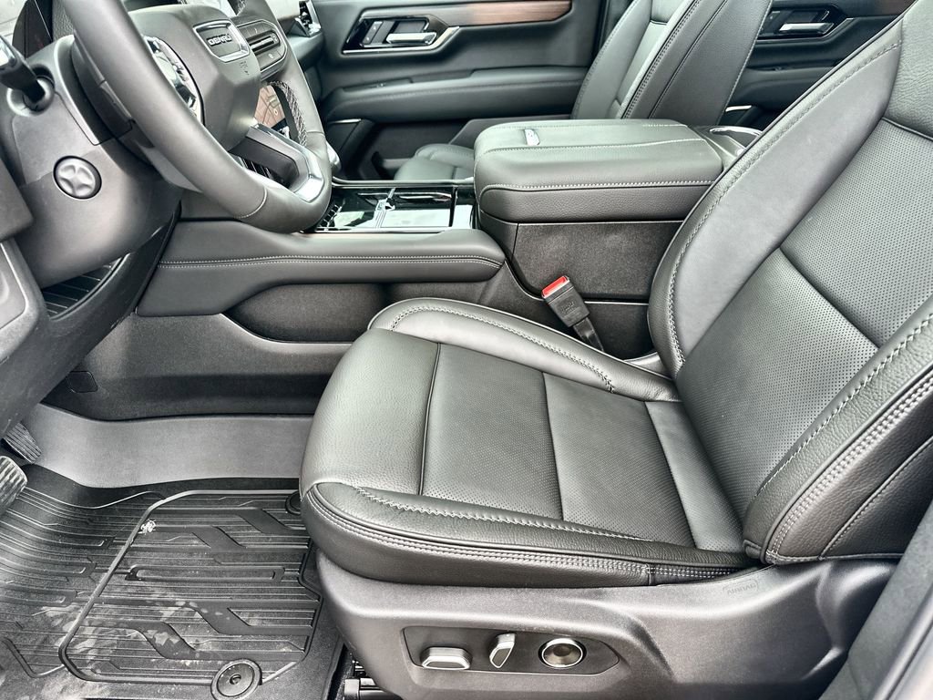 New 2026 GMC Yukon Denali w/ Sun & Power Step Package image 24