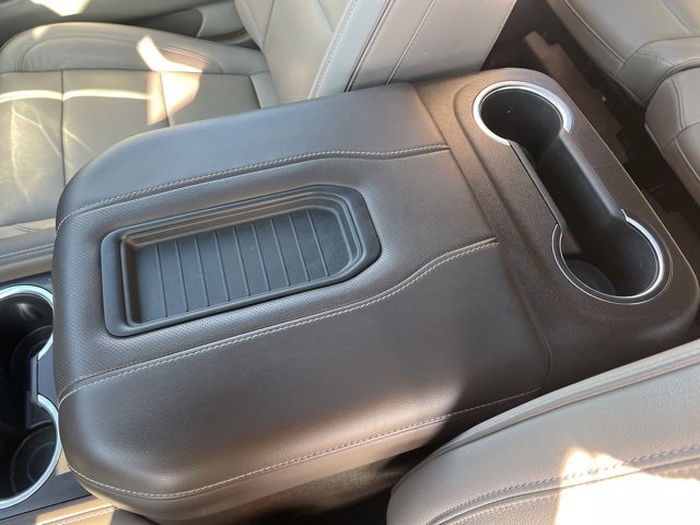 Used 2021 GMC Yukon SLT w/ SLT Premium Package image 32