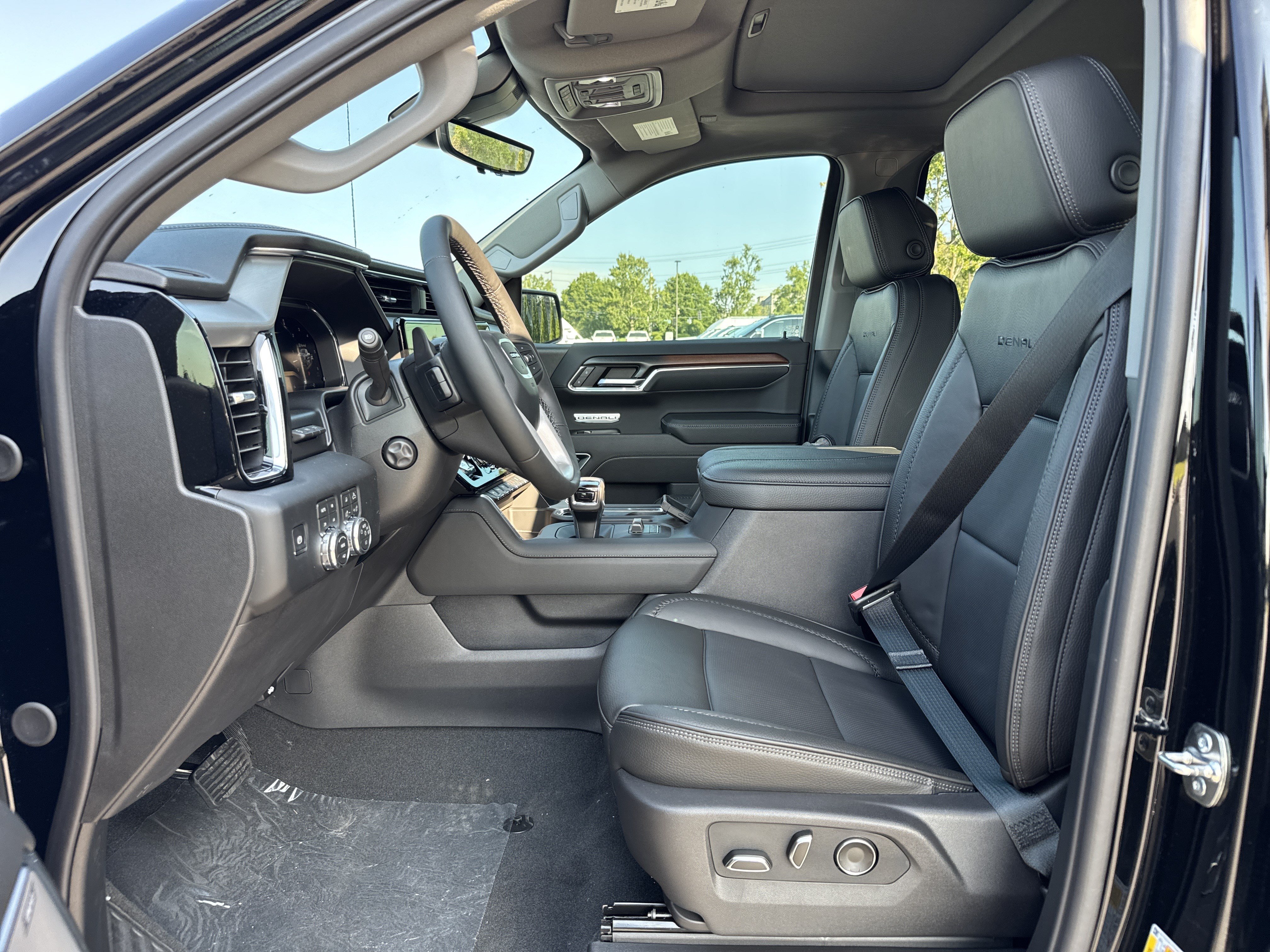 New 2026 GMC Sierra 1500 Denali w/ Denali Reserve Package AWD/4WD image 17