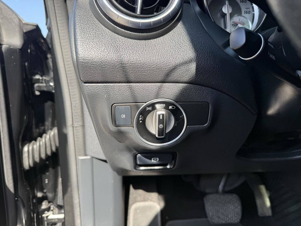 Used 2016 Mercedes-Benz CLA 250 image 20