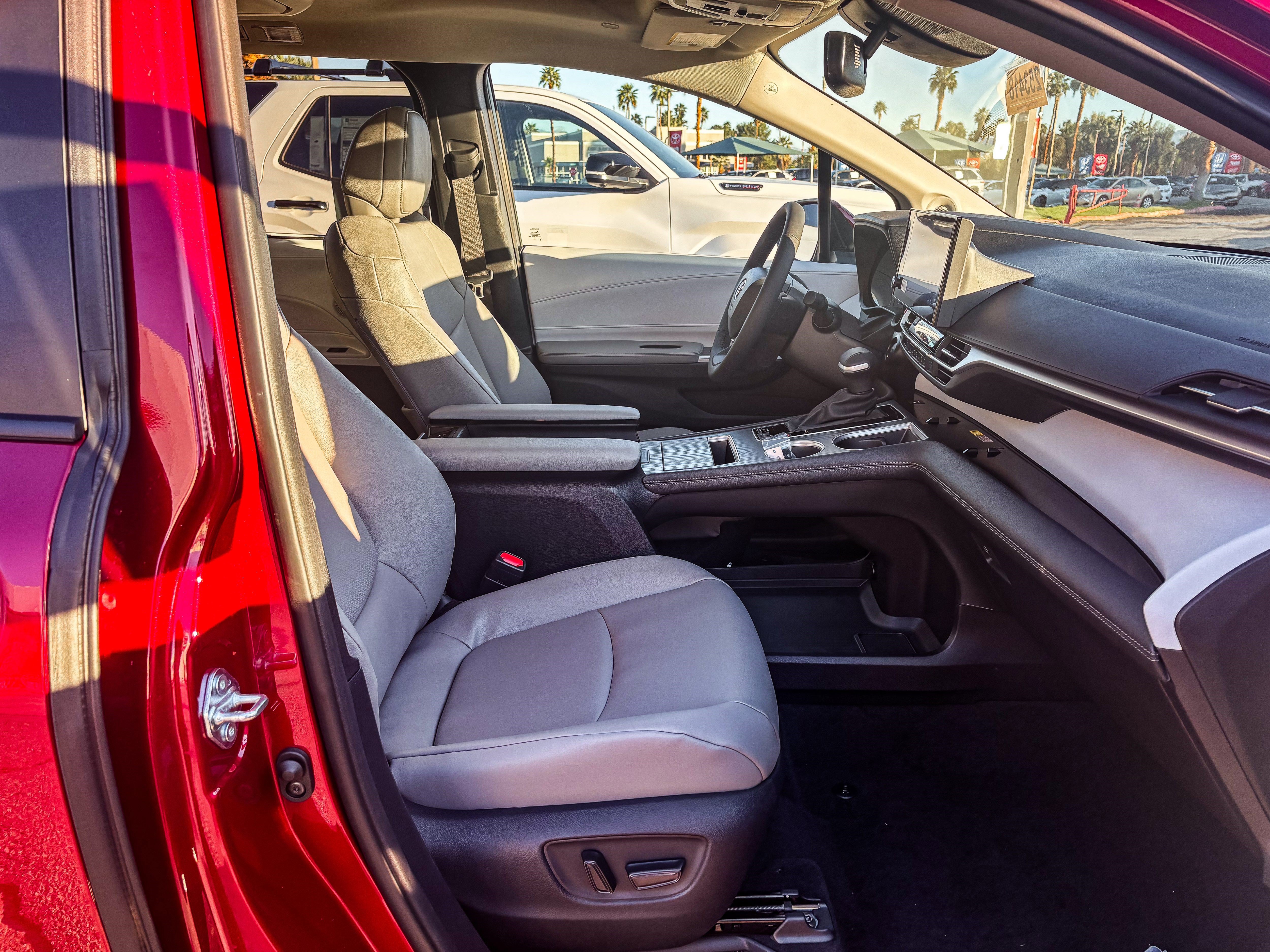 New 2026 Toyota Sienna XLE FWD image 19