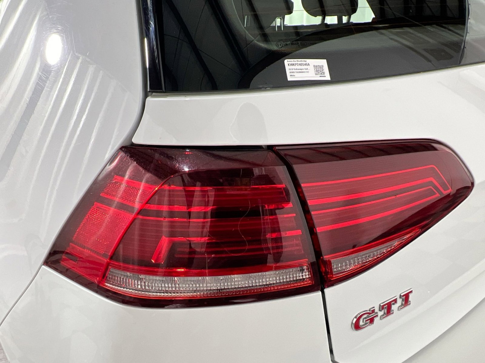 Used 2019 Volkswagen GTI SE image 16