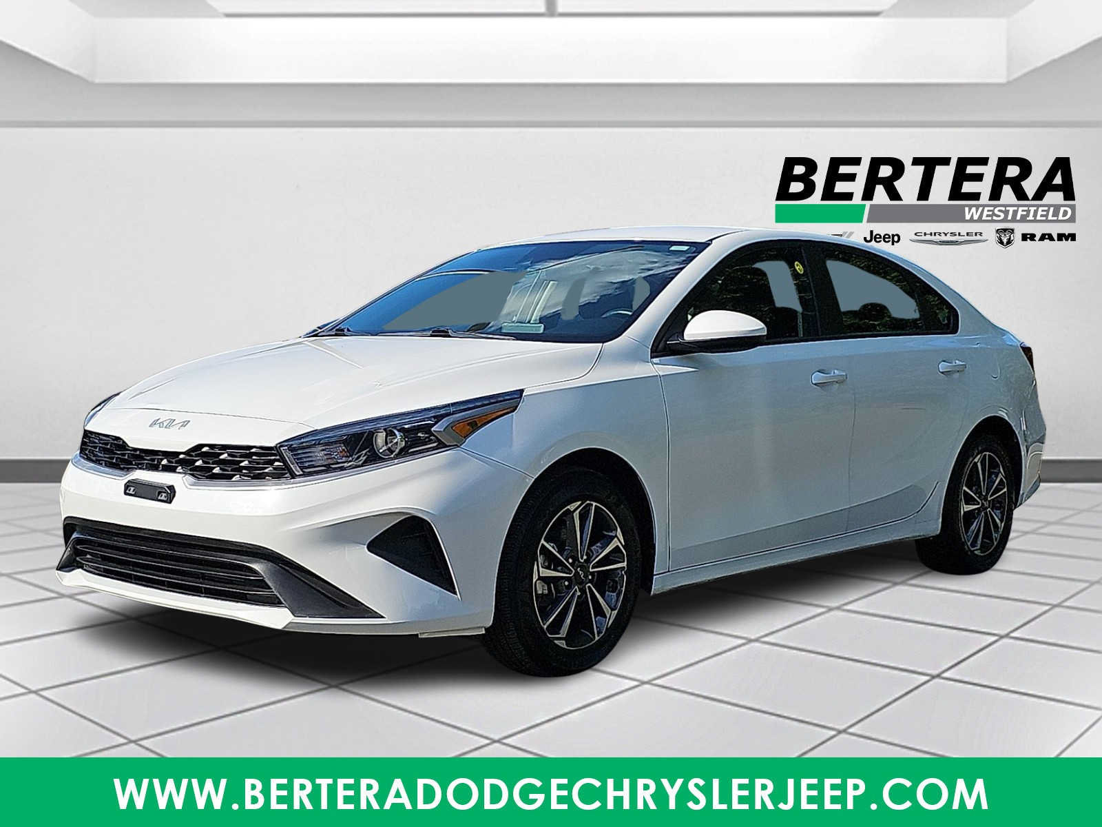 Used 2024 Kia Forte LXS FWD image 3