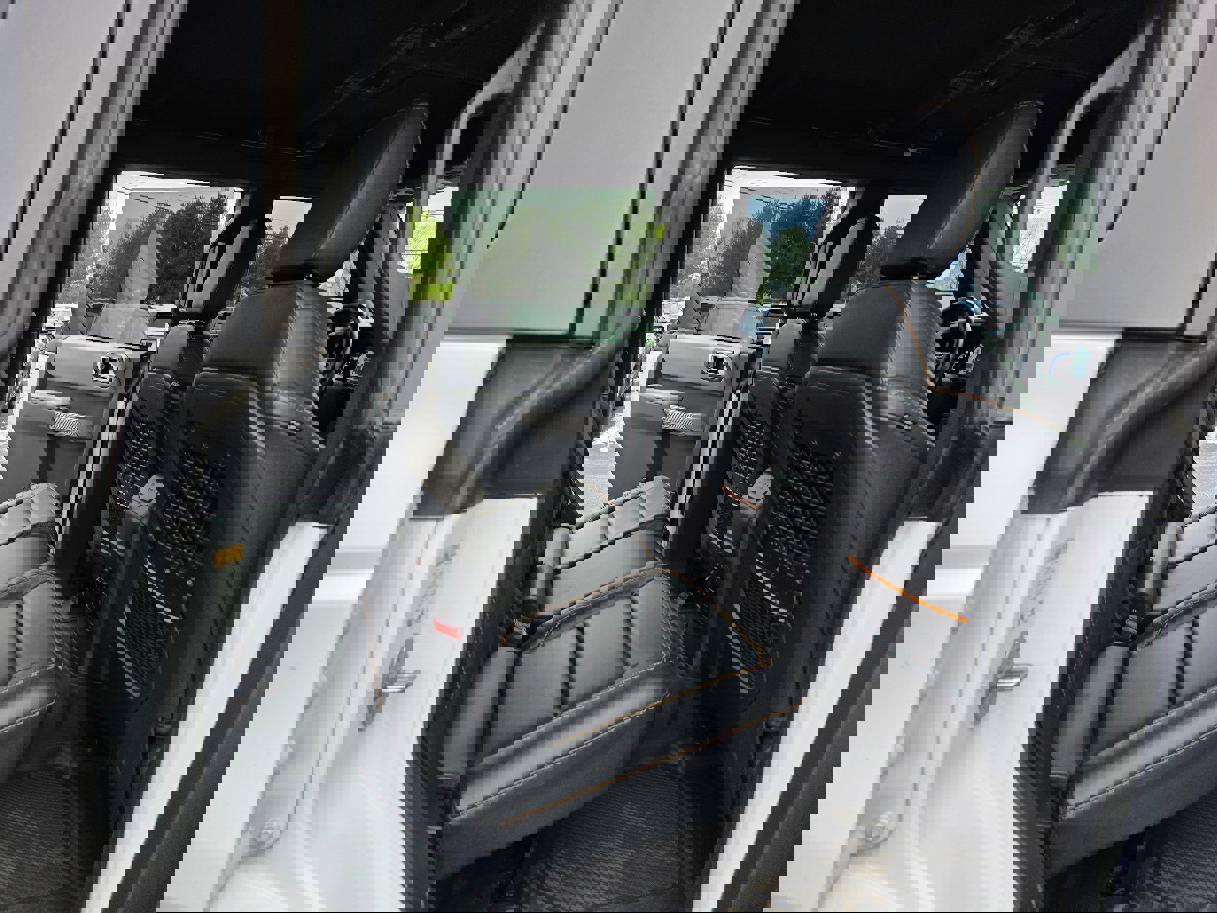 Used 2023 Ford Bronco Badlands image 10