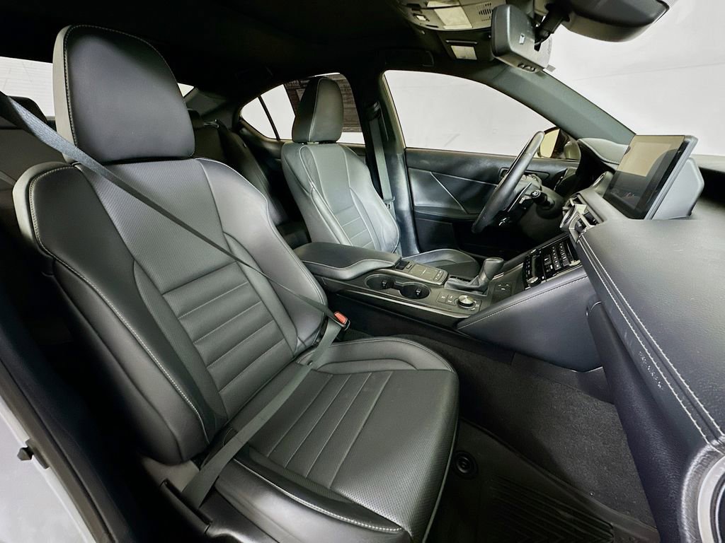 Used 2022 Lexus IS 350 F Sport image 11