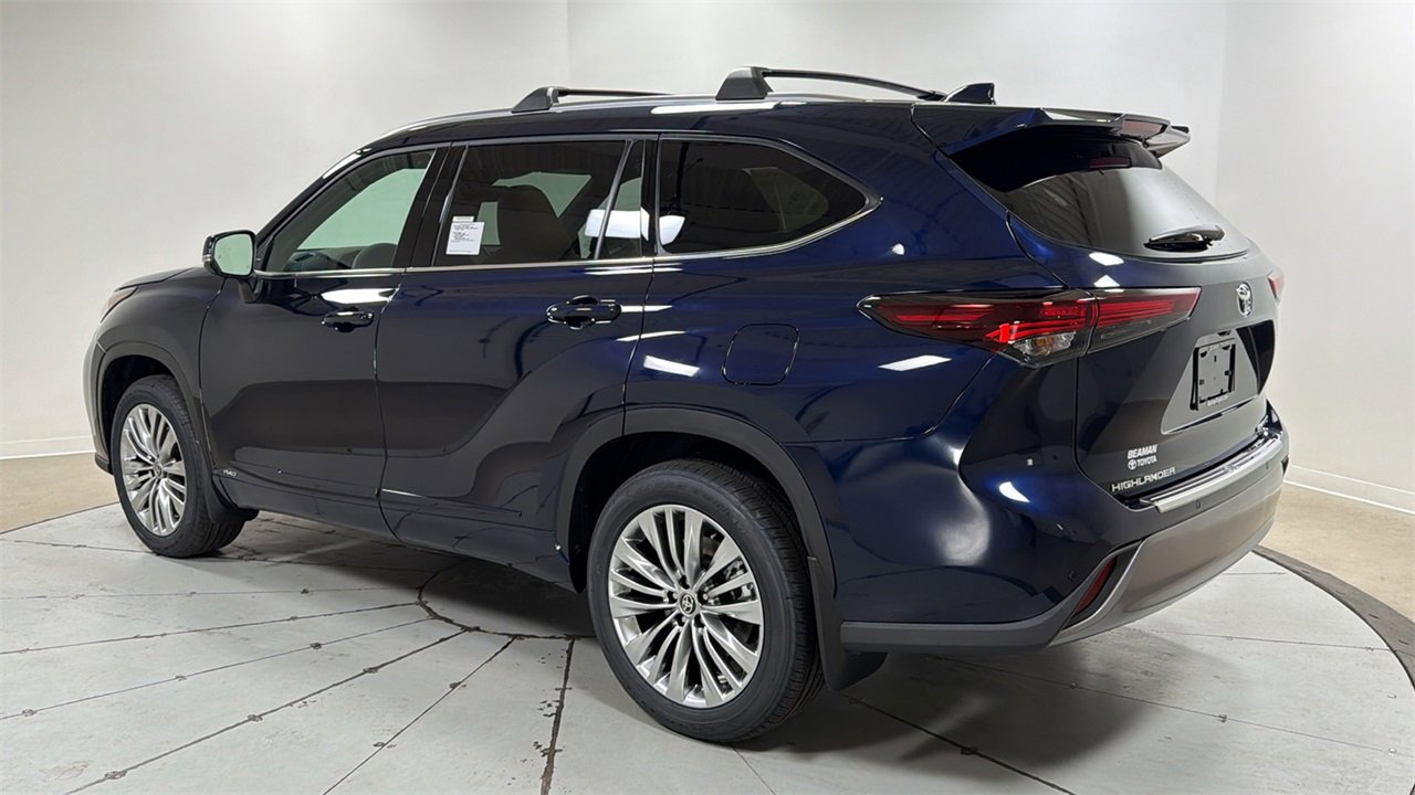 New 2026 Toyota Highlander Platinum image 7