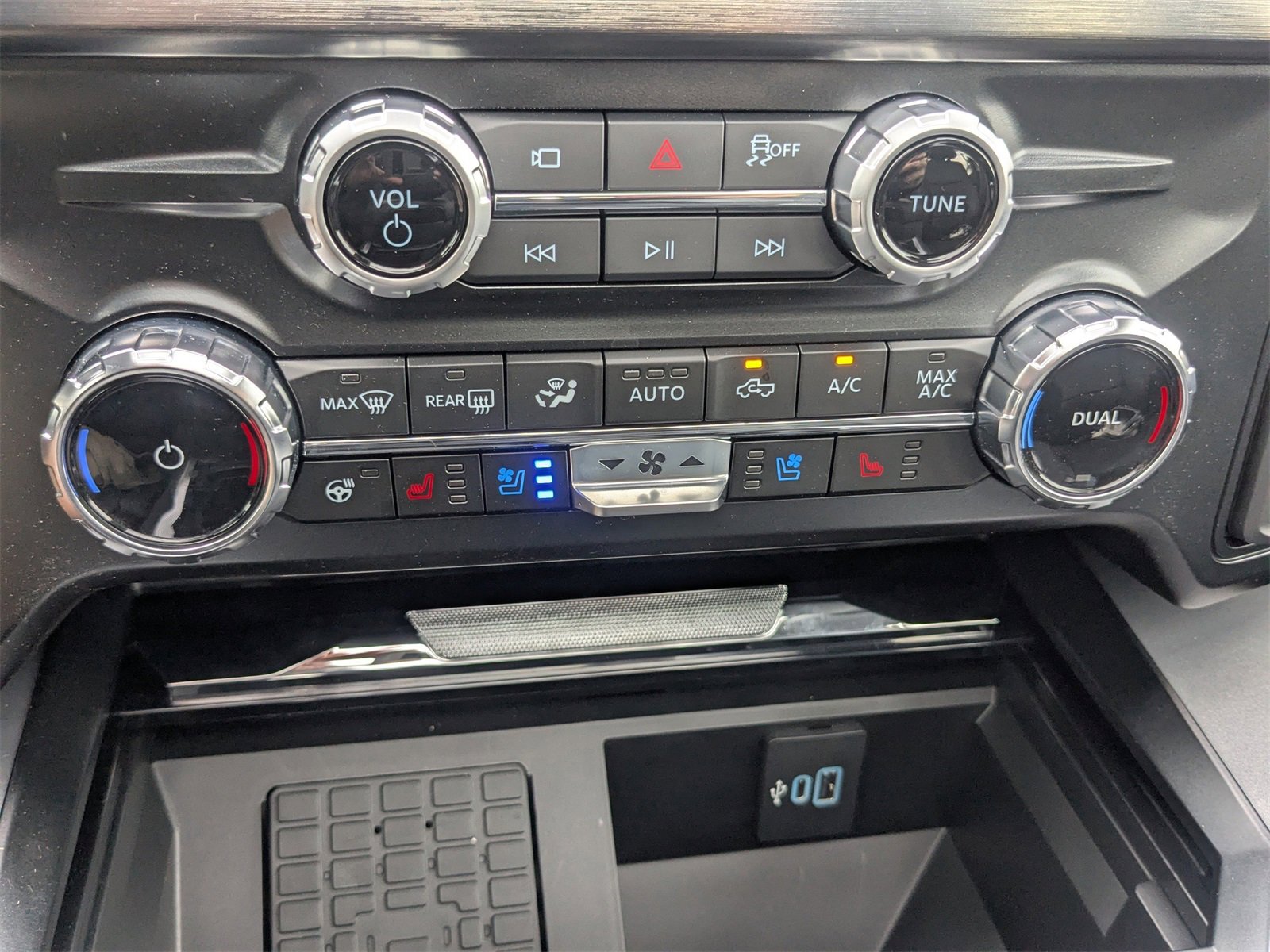 New 2025 Ford F350 Lariat w/ Lariat Ultimate Package image 26