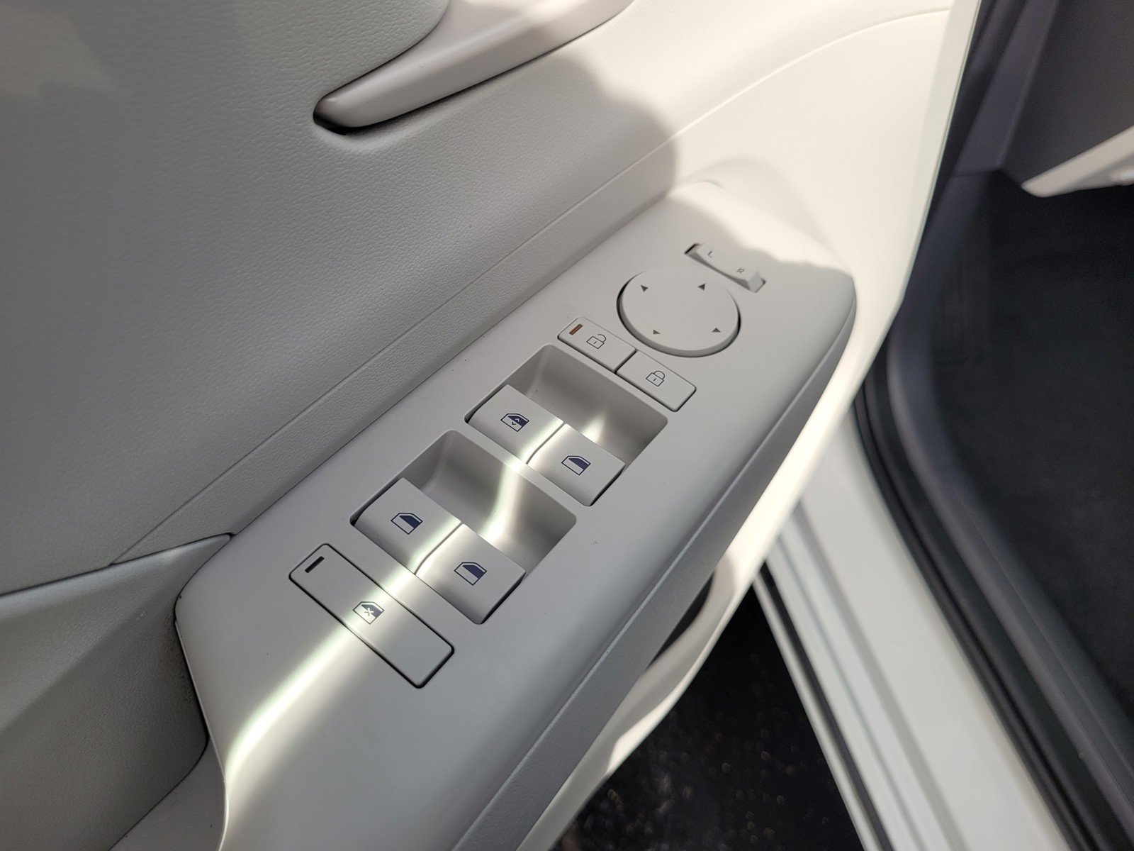 Used 2024 Hyundai Kona SEL image 26