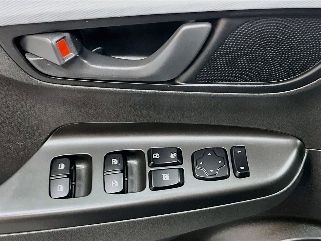 Used 2021 Hyundai Kona SEL Plus image 17