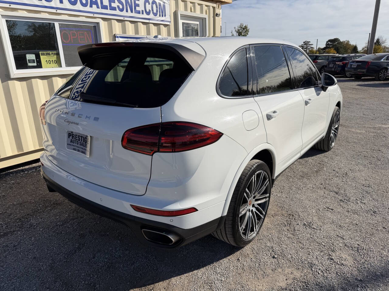 Used 2017 Porsche Cayenne Platinum Edition image 8