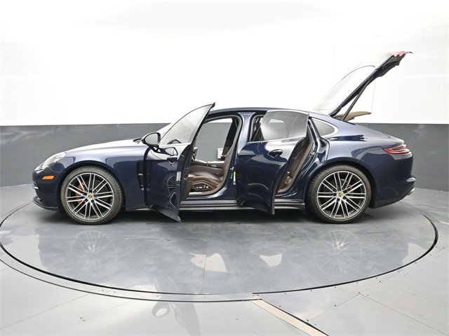 Used 2018 Porsche Panamera 4S image 27