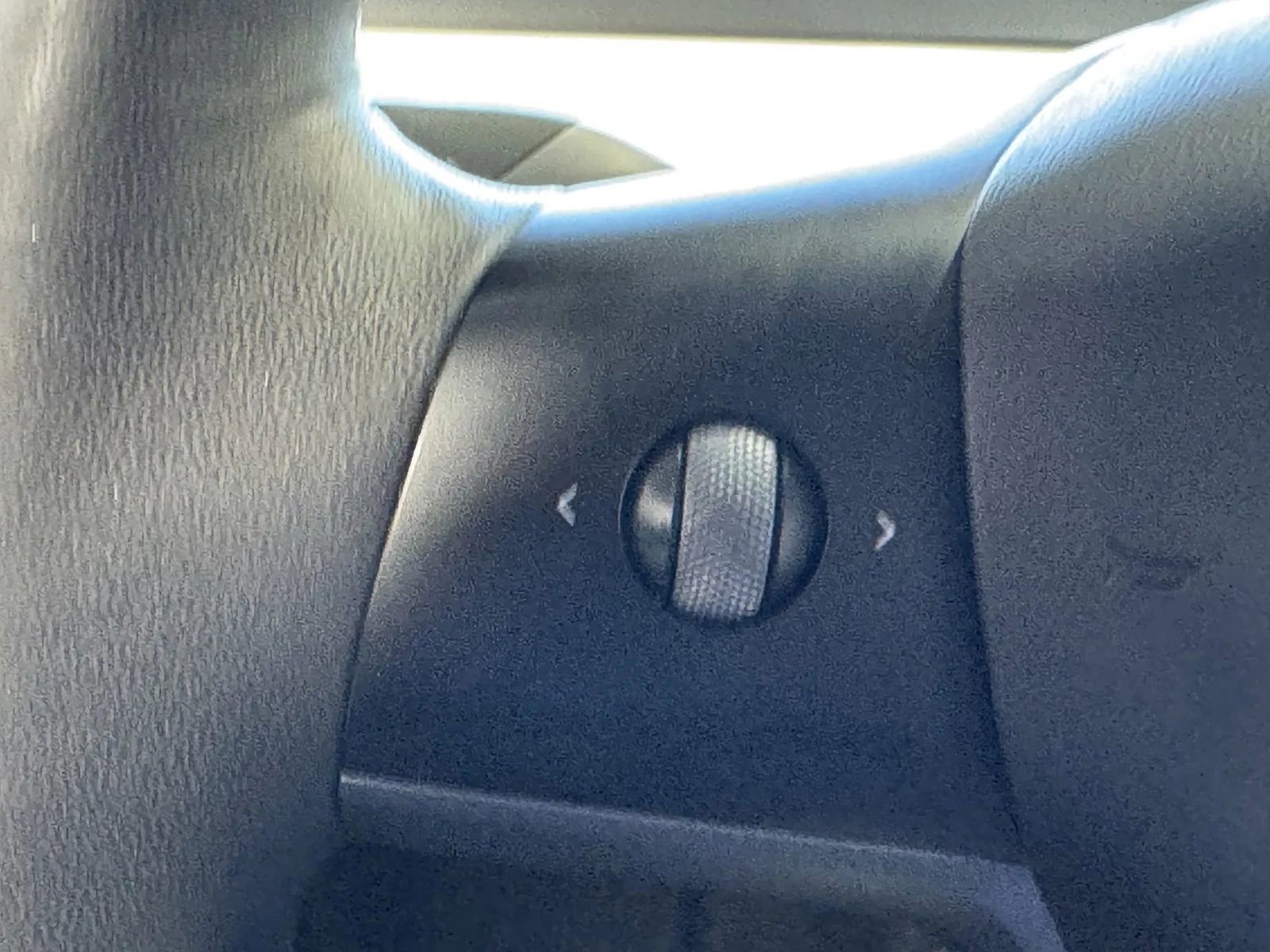 Used 2022 Tesla Model Y Long Range image 18