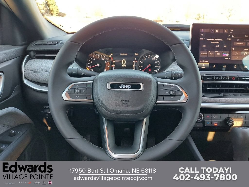 New 2023 Jeep Compass Latitude w/ Mopar Graphics Package AWD/4WD image 16