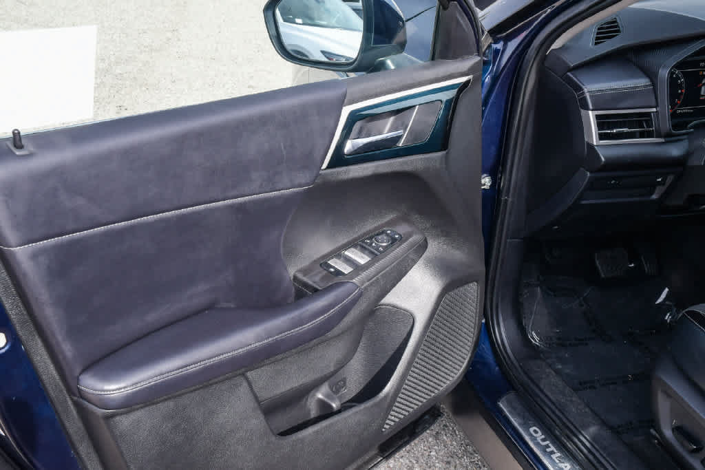 Used 2023 Mitsubishi Outlander SE FWD image 22
