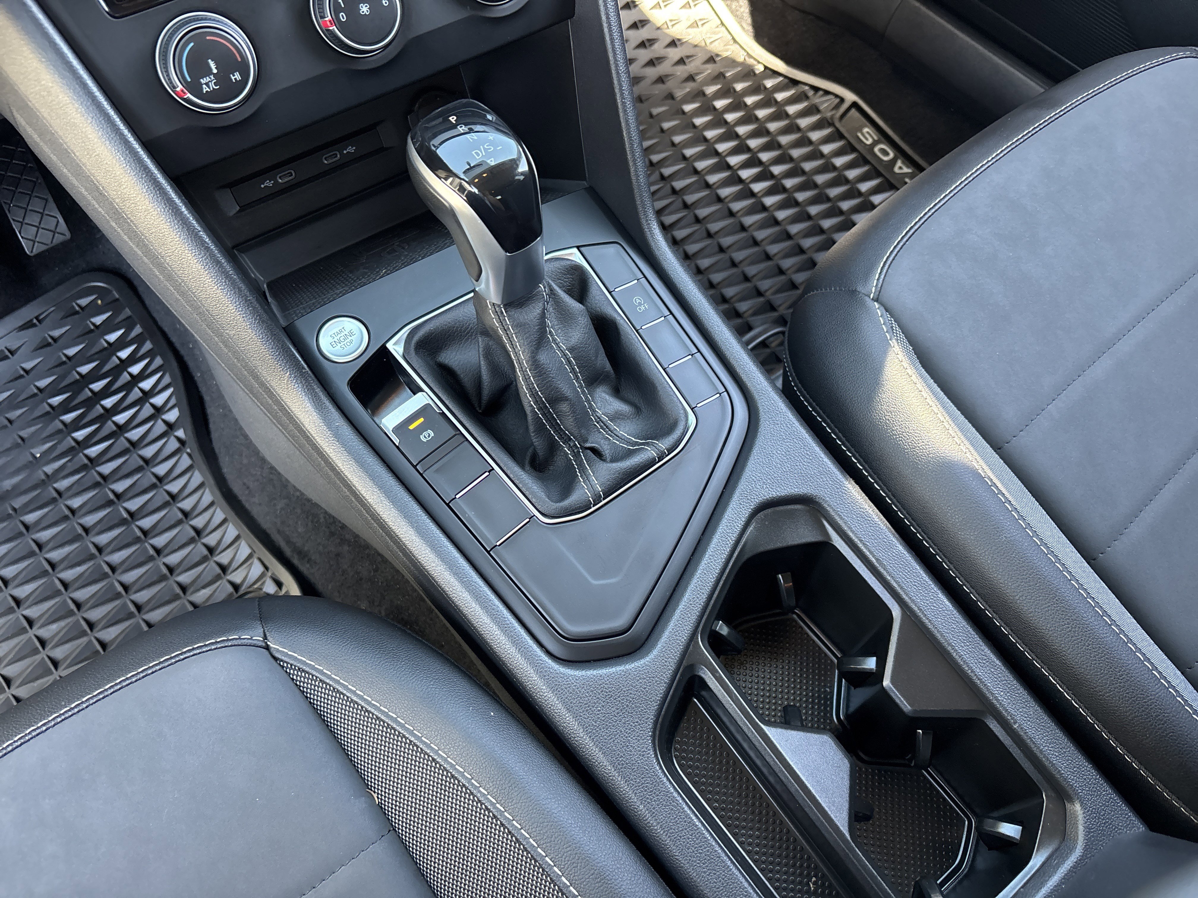 Used 2022 Volkswagen Taos SE image 24