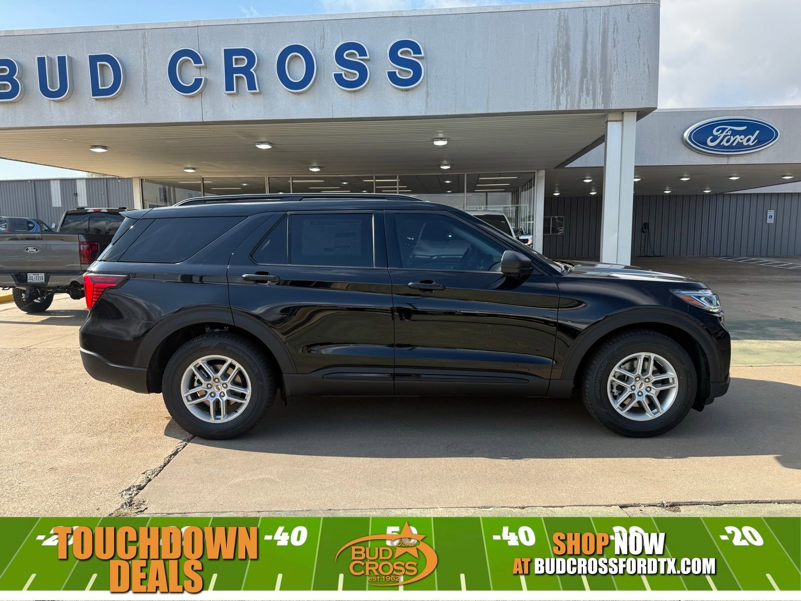 New 2026 Ford Explorer Active image 2