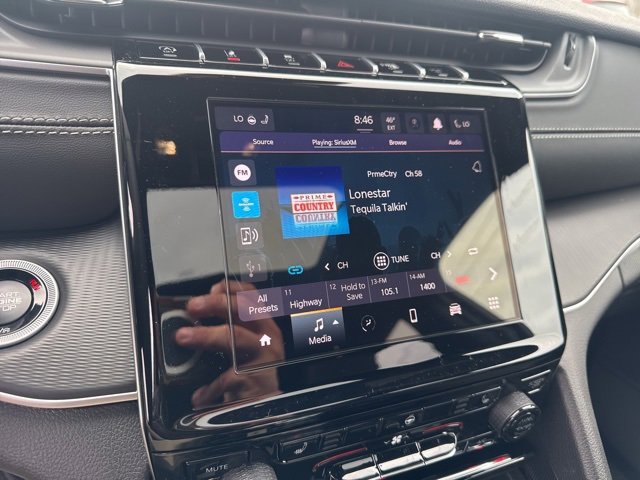 New 2025 Jeep Grand Cherokee Altitude image 17