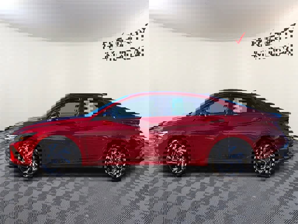 Used 2025 Hyundai Elantra Sport image 7