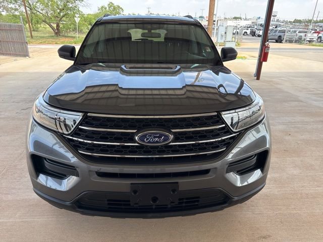 Used 2023 Ford Explorer XLT RWD image 2