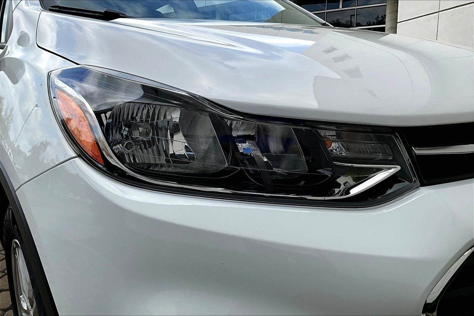 Used 2020 Chevrolet Trax LS FWD image 27