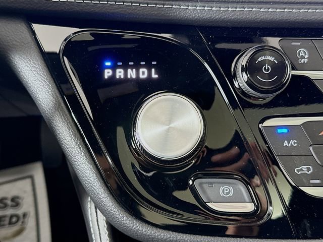 New 2026 Chrysler Pacifica Limited w/ S Appearance Package image 17