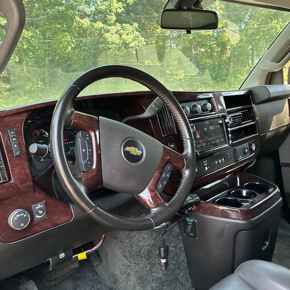Used 2021 Chevrolet Express 2500 LS w/ Enhanced Convenience Package RWD image 7