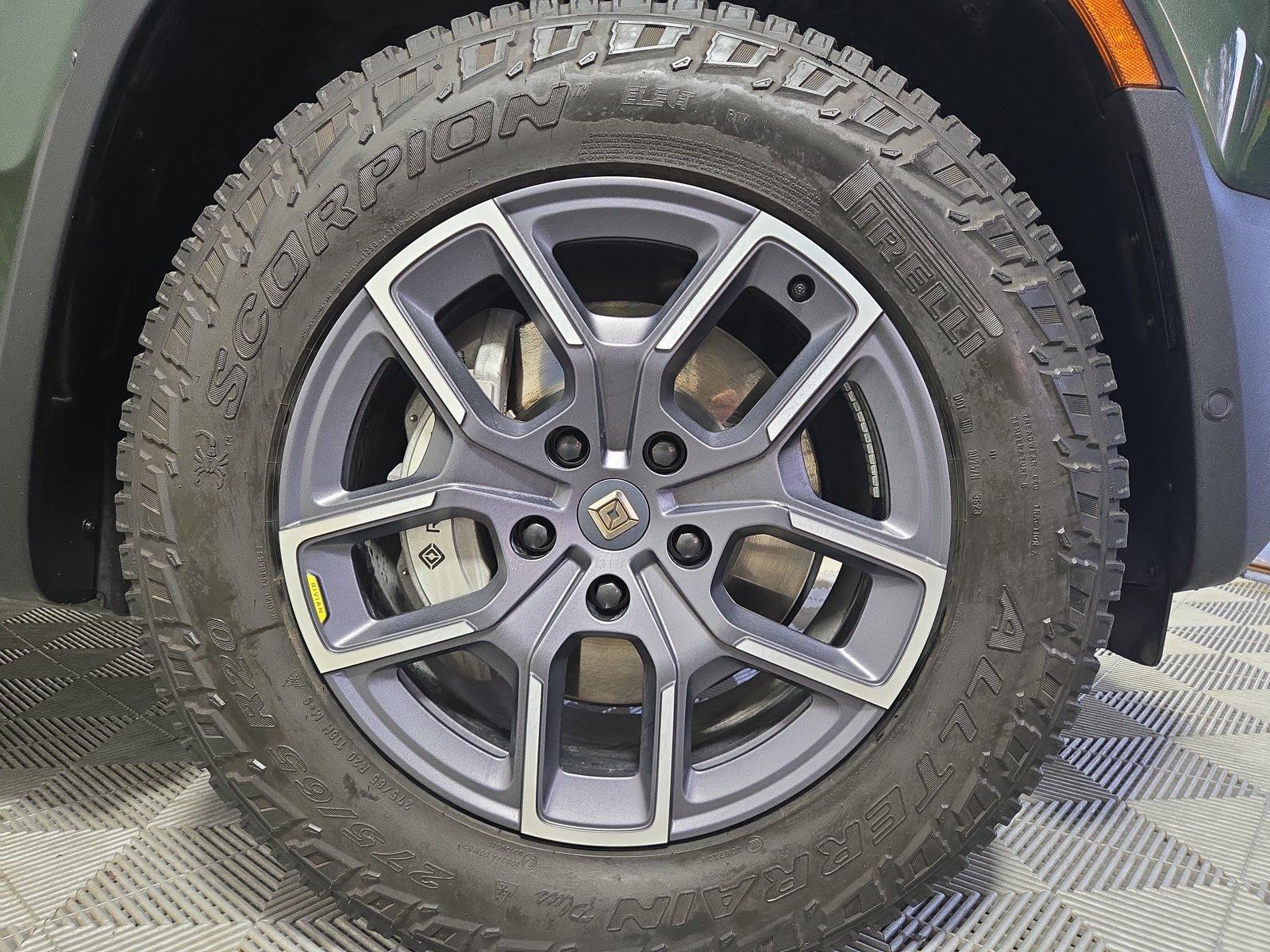 Used 2024 Rivian R1T Adventure Dual AWD/4WD image 11