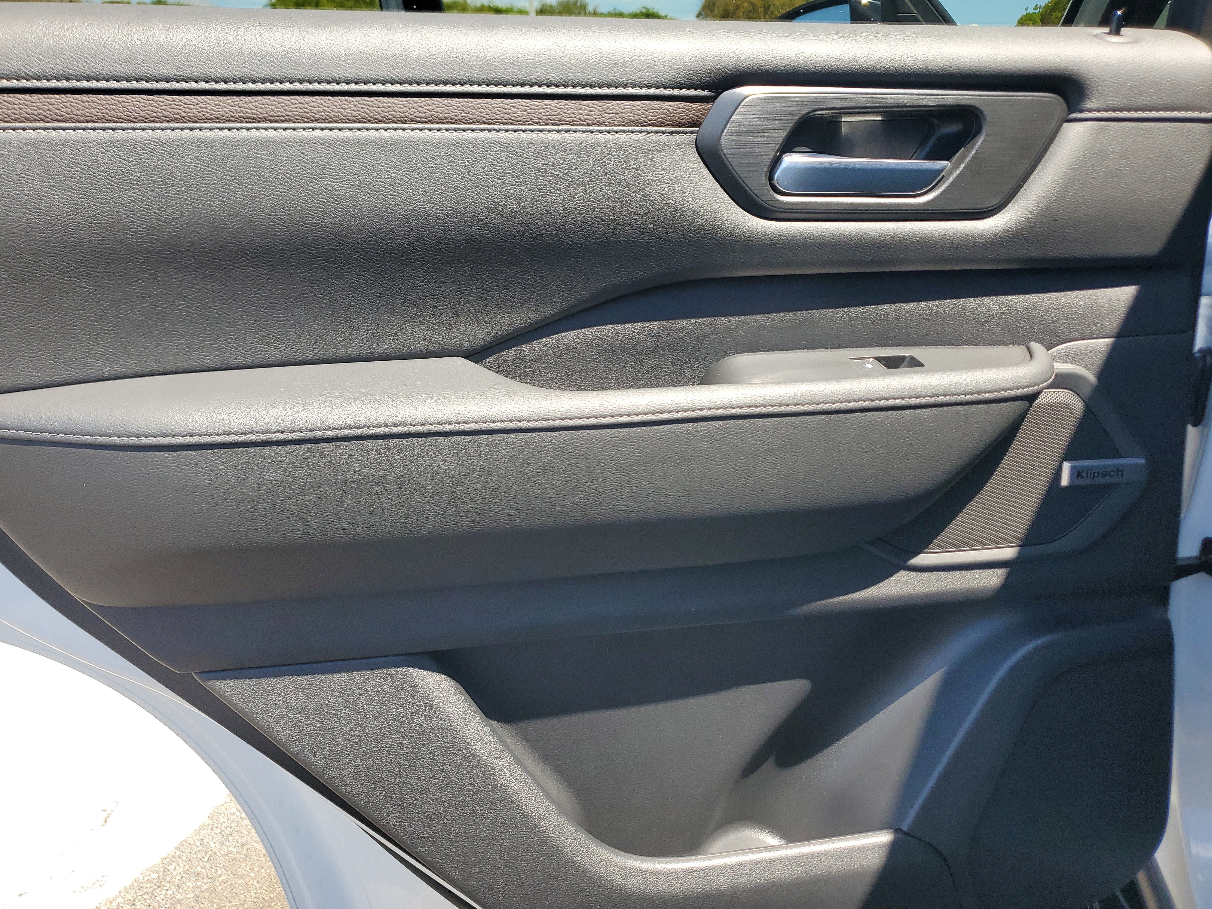 Certified 2025 Nissan Armada SL w/ Captain's Chari Seat Package image 22