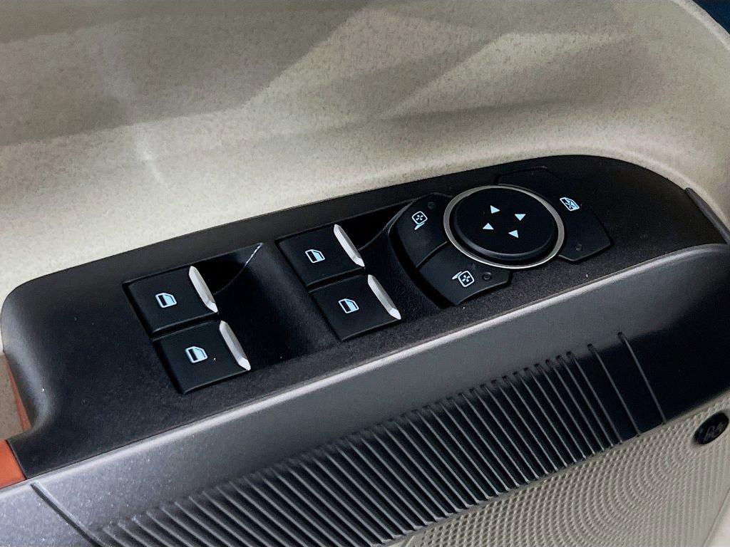 New 2026 Ford Maverick Lariat image 12