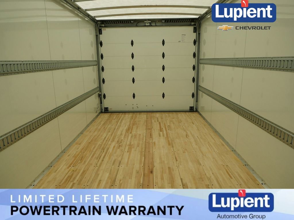 New 2025 Chevrolet Express 4500 4500 Series w/ Power Convenience Package image 17