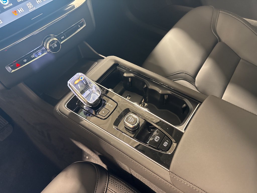 New 2026 Volvo XC90 B6 Plus w/ Protection Package AWD/4WD image 14