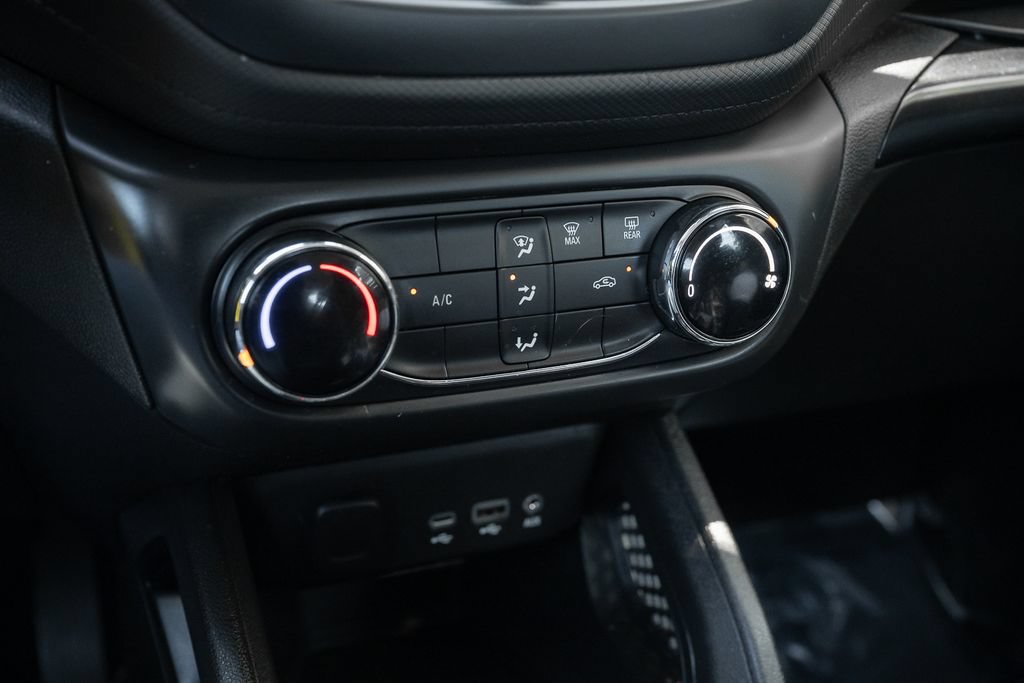Used 2021 Chevrolet TrailBlazer LS FWD image 29