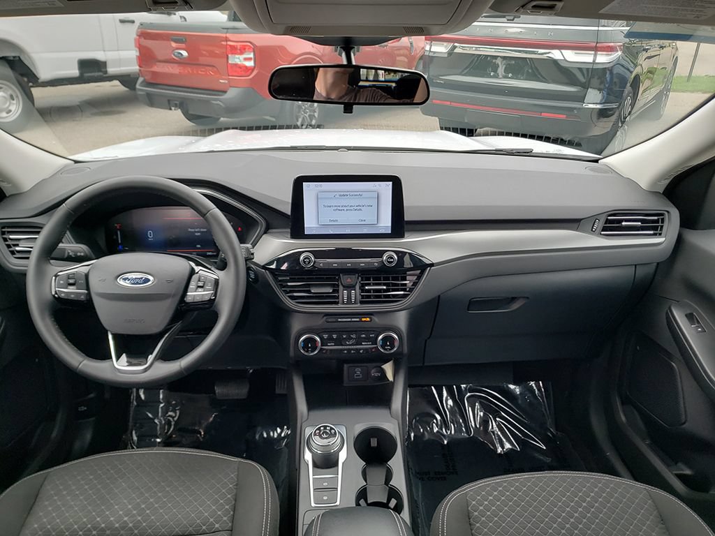 Certified 2023 Ford Escape Active AWD/4WD image 13