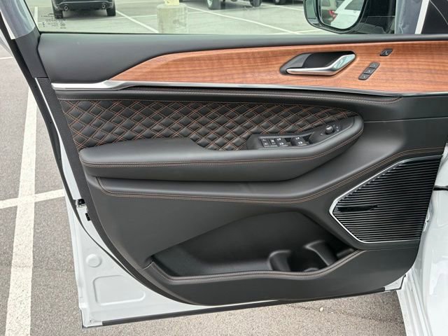 New 2026 Jeep Grand Cherokee Summit AWD/4WD image 11