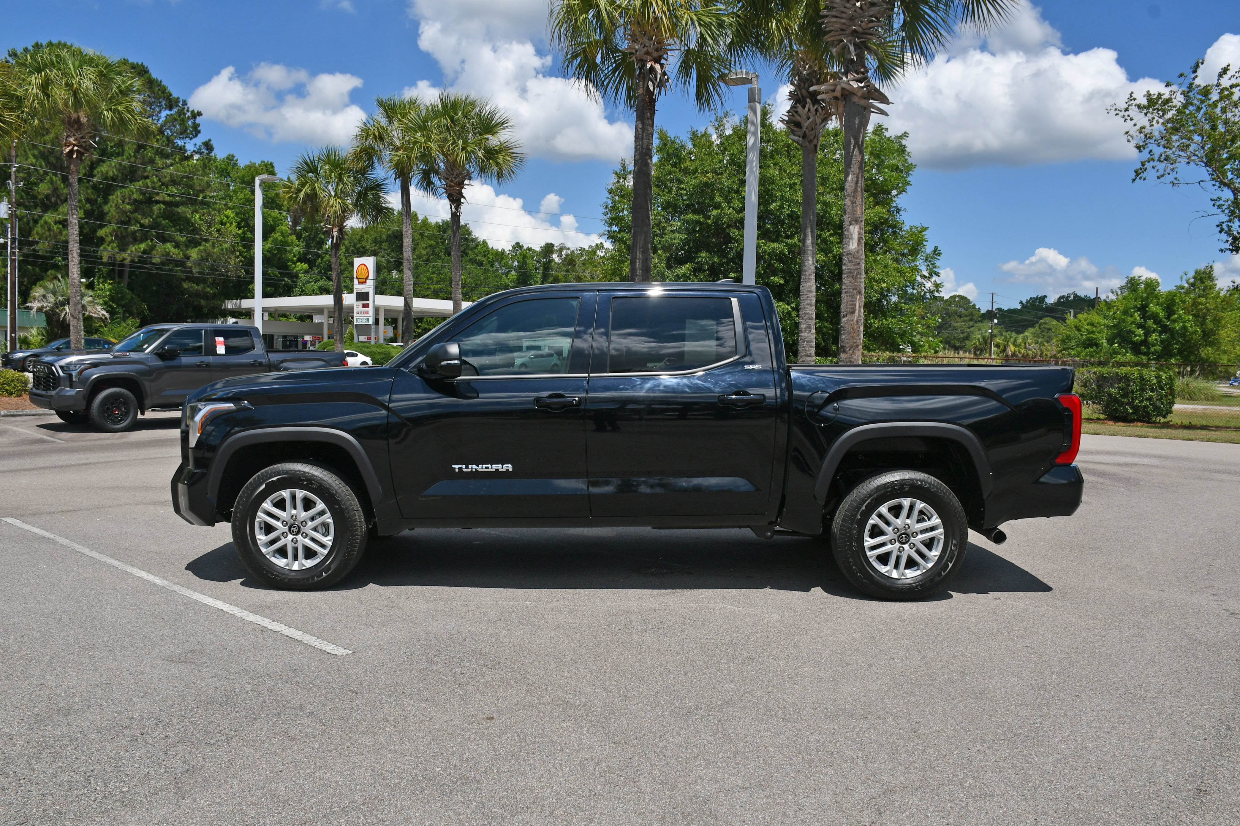 Certified 2026 Toyota Tundra SR5 w/ SR5 Premium Package AWD/4WD image 5