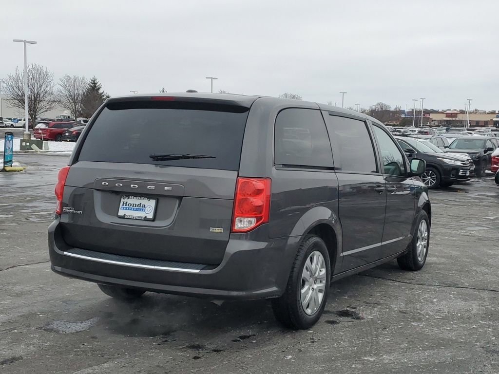Used 2018 Dodge Grand Caravan SE w/ UConnect Hands-Free Group image 9