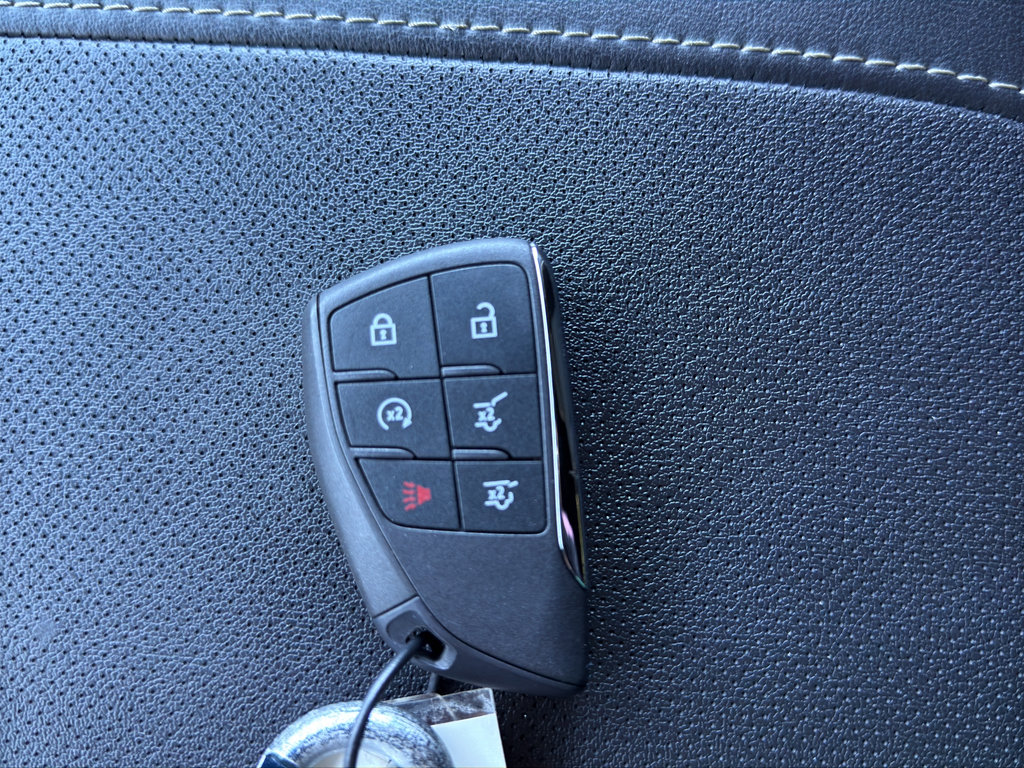 Used 2025 Chevrolet Suburban Premier image 32