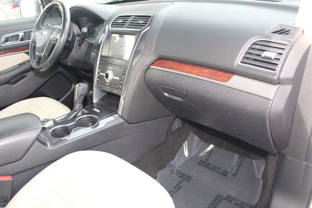 Used 2019 Ford Explorer Platinum image 29