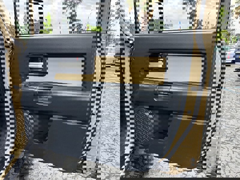 Used 2011 Toyota FJ Cruiser 4WD w/ Upgrade Pkg image 16